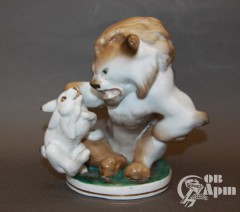 Скульптура "Лев и заяц"